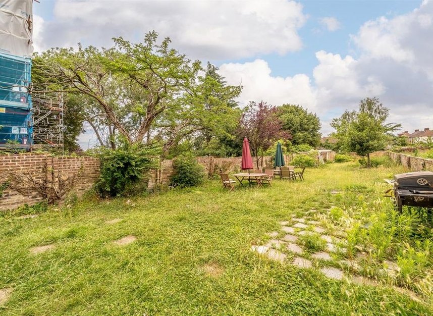Properties for sale in Burnt Ash Hill - SE12 0AQ view5