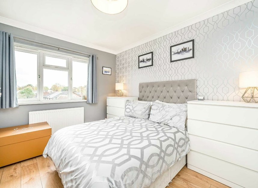 Properties sold in Butts Crescent - TW13 6HT view2