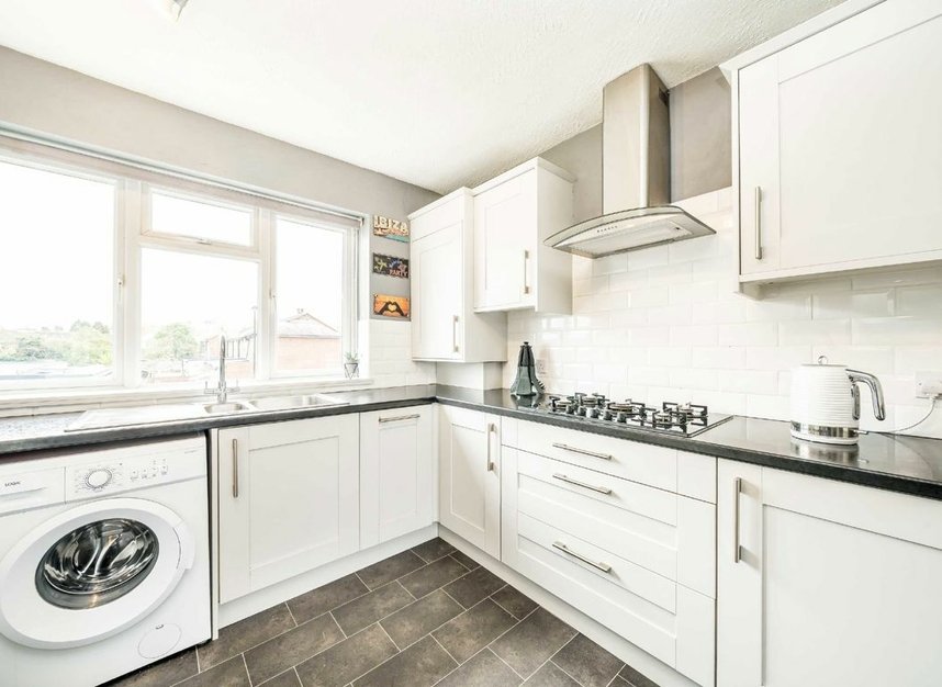 Properties sold in Butts Crescent - TW13 6HT view5