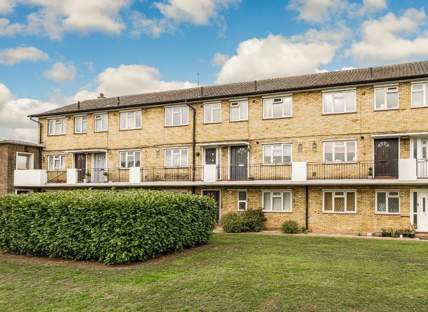 Properties sold in Butts Crescent - TW13 6HT view7