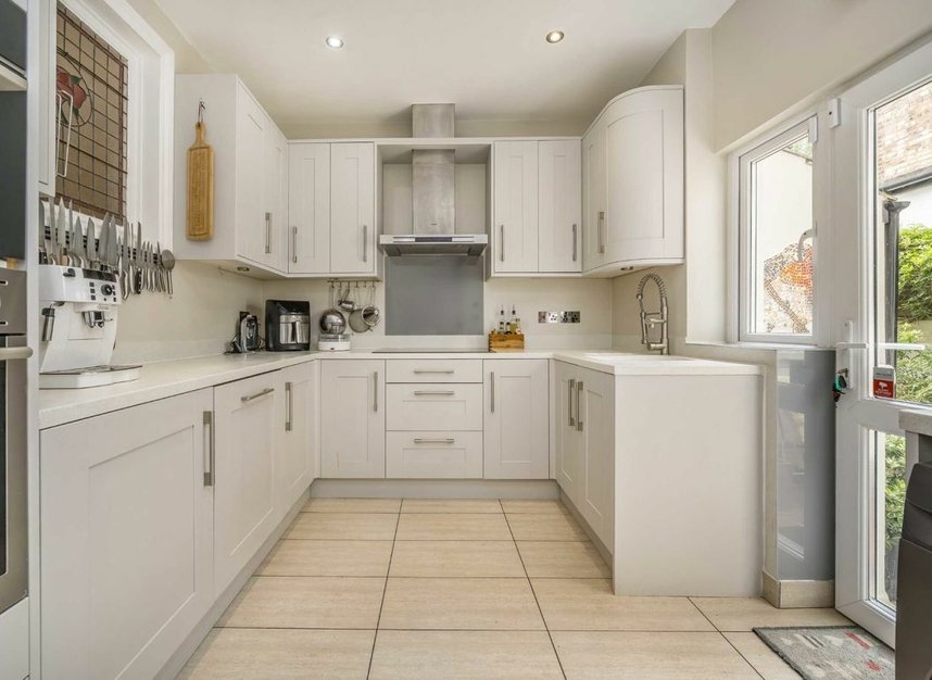 Properties for sale in Buxton Gardens - W3 9LF view3