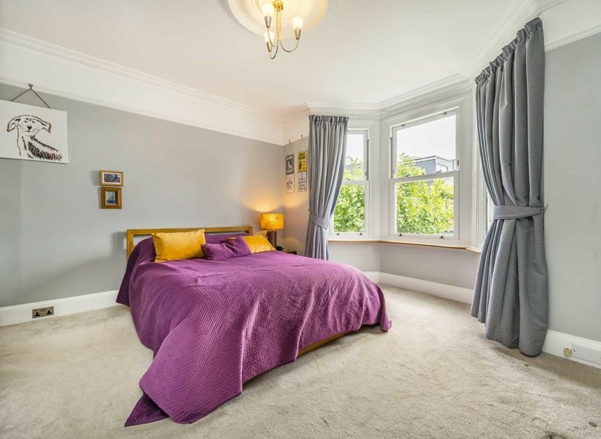 Properties for sale in Buxton Gardens - W3 9LF view4
