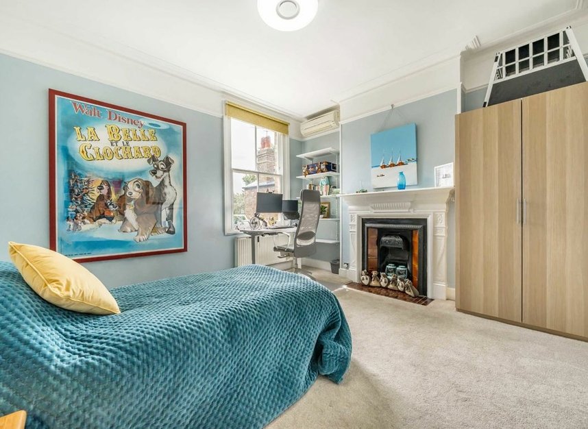 Properties for sale in Buxton Gardens - W3 9LF view5