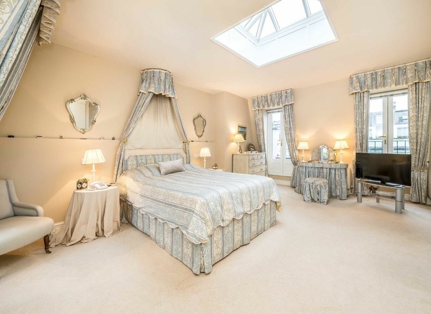 Properties for sale in Bywater Street - SW3 4XH view6