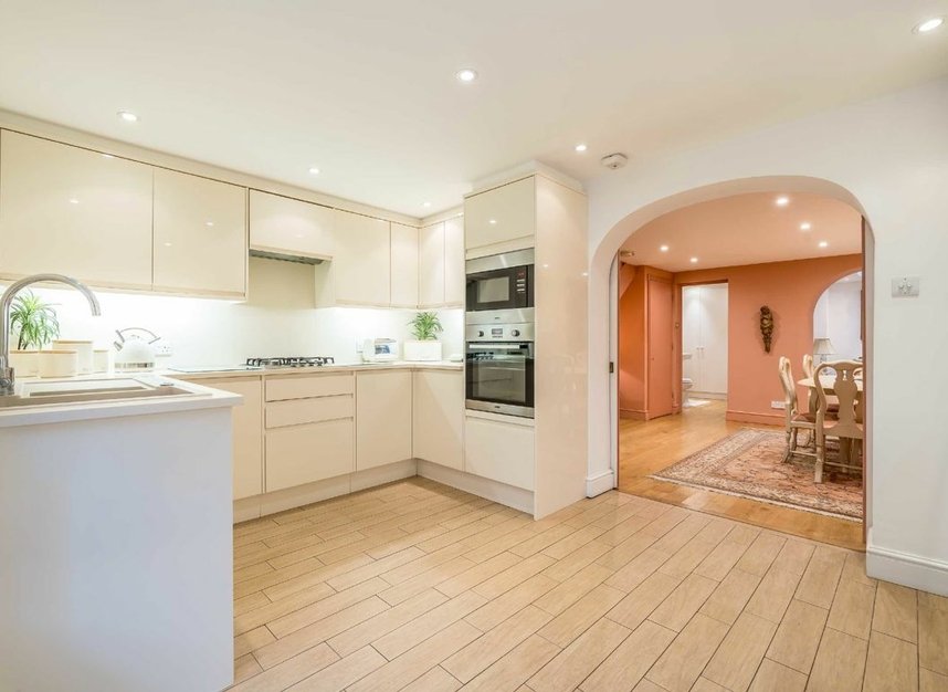Properties for sale in Bywater Street - SW3 4XH view5