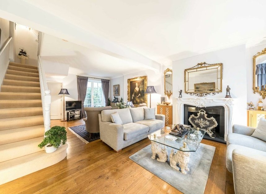 Properties for sale in Bywater Street - SW3 4XH view2