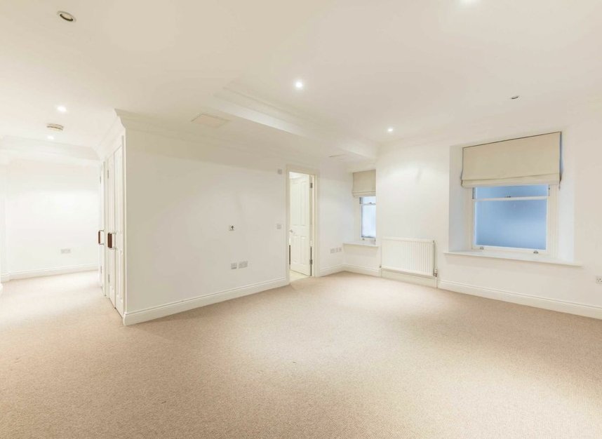 Properties for sale in Cadogan Gardens - SW3 2RF view6