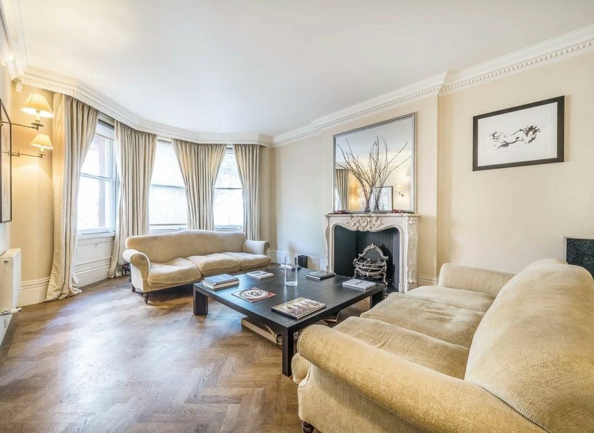 Properties for sale in Cadogan Square - SW1X 0HZ view2