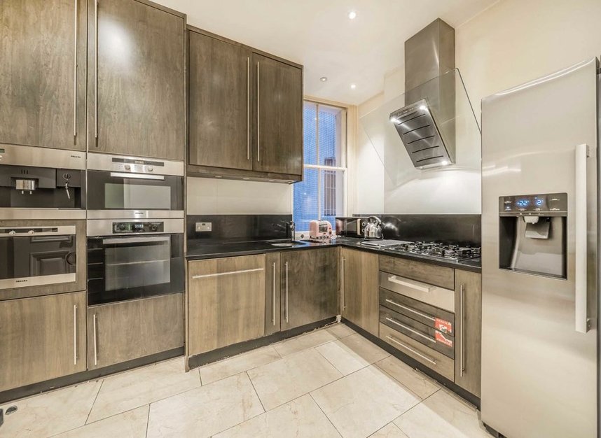 Properties for sale in Cadogan Square - SW1X 0HZ view8