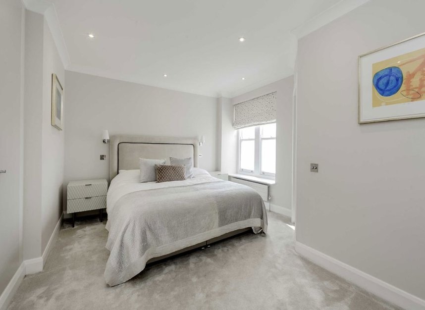 Properties for sale in Cadogan Square - SW1X 0JH view4