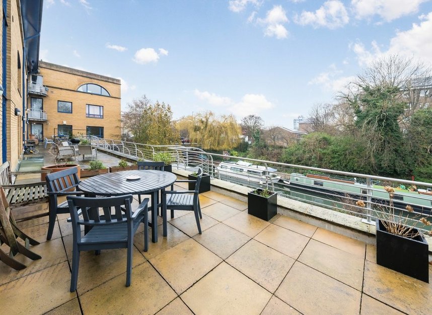 Properties for sale in Caledonian Road - N1 9UU view9