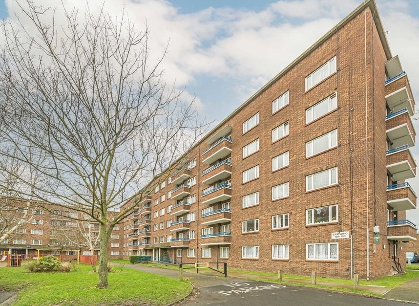 Flat for sale in Cambridge Gardens, Kingston Upon Thames, KT1 (Ref 219415) Dexters