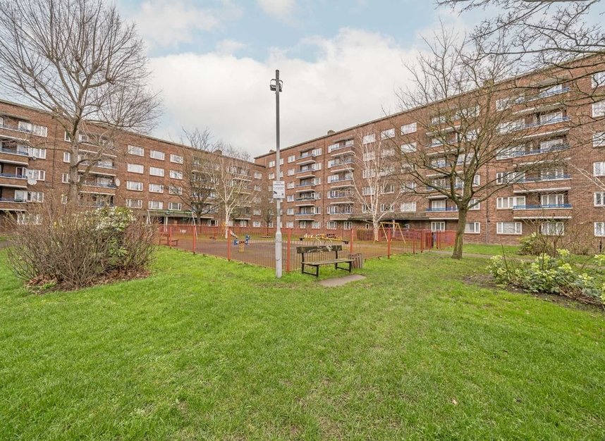Flat for sale in Cambridge Gardens, Kingston Upon Thames, KT1 (Ref 219415) Dexters