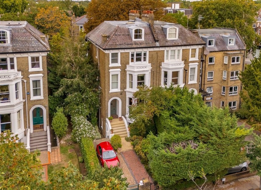 Properties for sale in Cambridge Park - TW1 2PF view3
