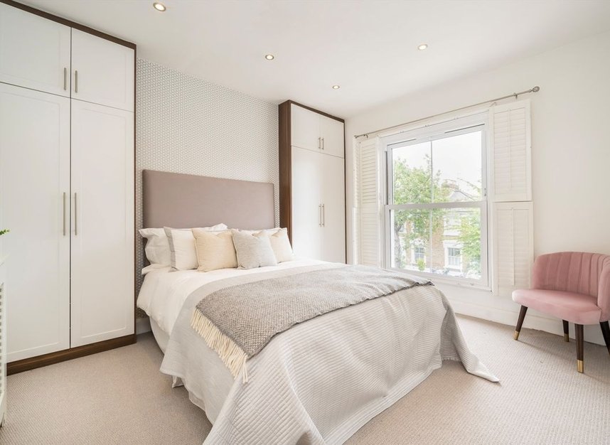 Properties for sale in Cambridge Road North - W4 4AA view5