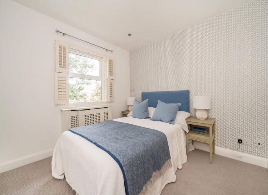 Properties for sale in Cambridge Road North - W4 4AA view6