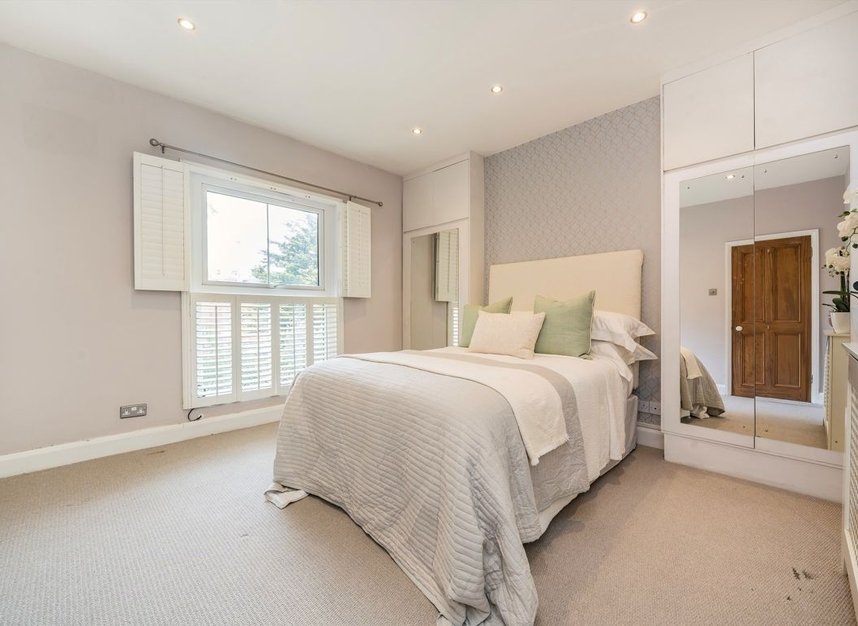 Properties for sale in Cambridge Road North - W4 4AA view4