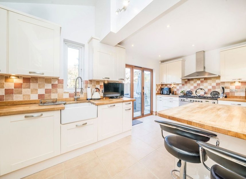 Properties for sale in Canbury Park Road - KT2 6LQ view3