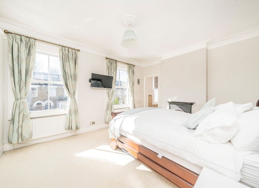 Properties for sale in Canbury Park Road - KT2 6LQ view5