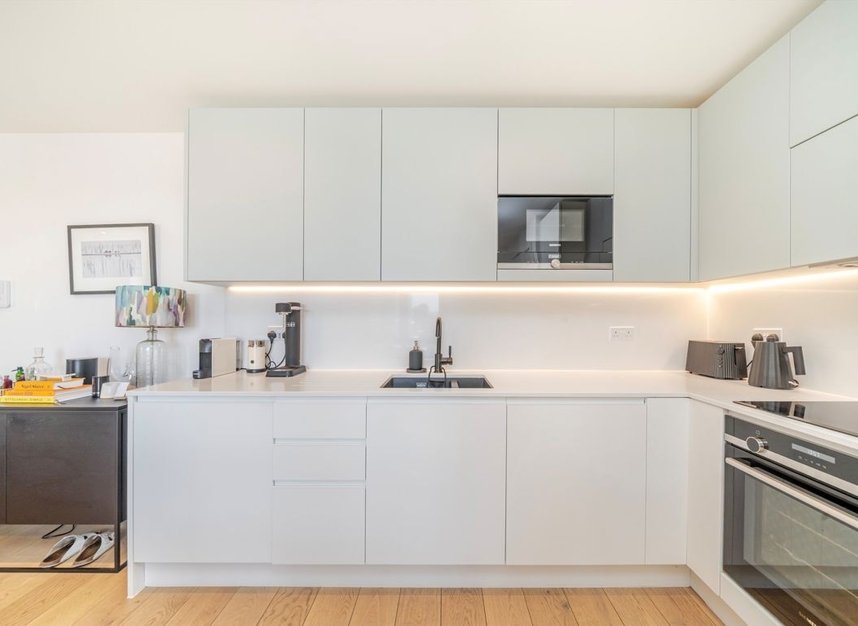 Properties for sale in Capital Interchange Way - TW8 0SN view3