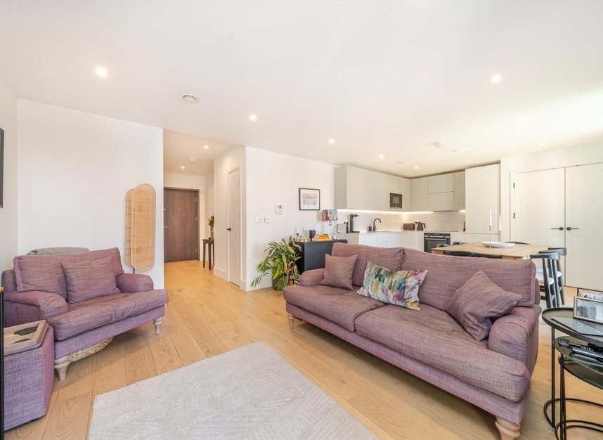 Properties for sale in Capital Interchange Way - TW8 0SN view2