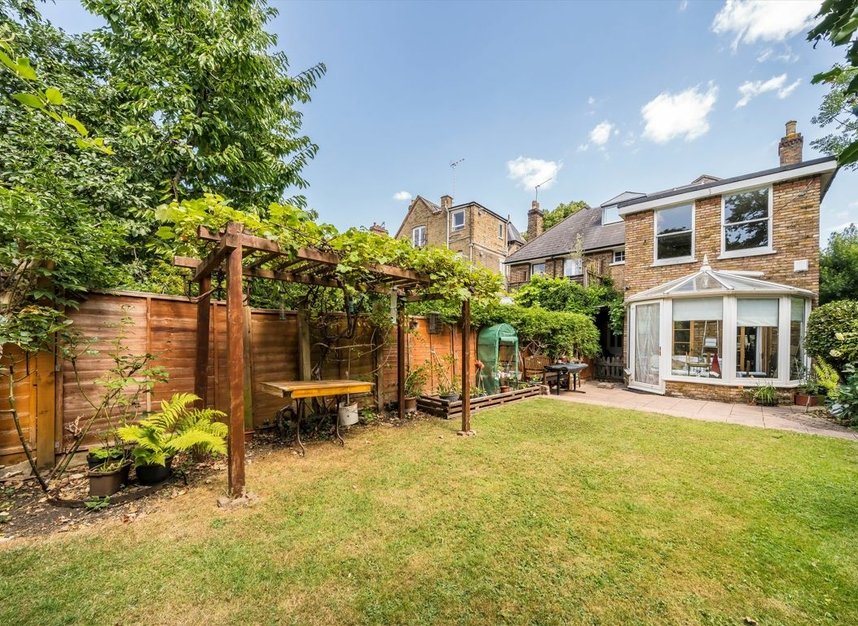 Properties for sale in Carleton Road - N7 0ET view8
