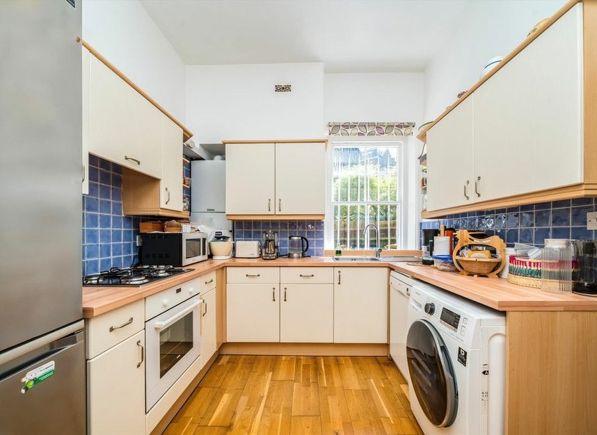 Properties for sale in Carleton Road - N7 0ET view3