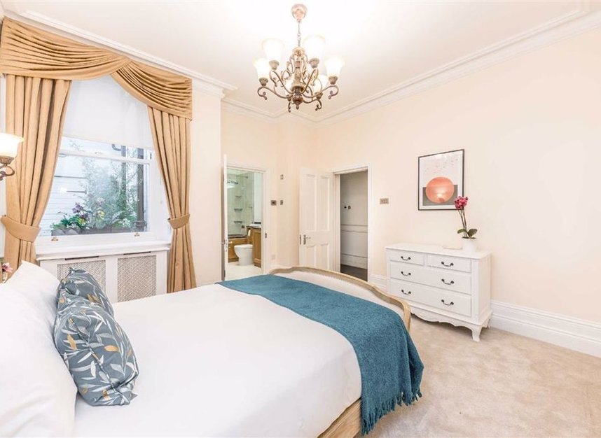 Properties for sale in Carlisle Place - SW1P 1HZ view12