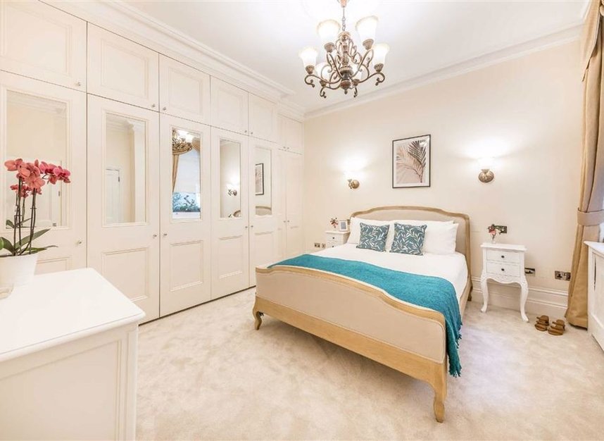 Properties for sale in Carlisle Place - SW1P 1HZ view5