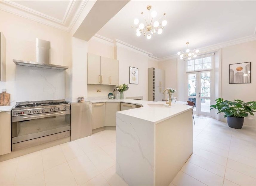Properties for sale in Carlisle Place - SW1P 1HZ view3
