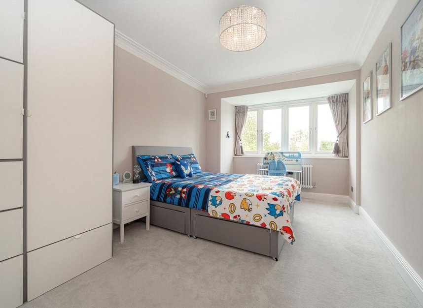 Properties for sale in Carlisle Road - TW12 2UL view10