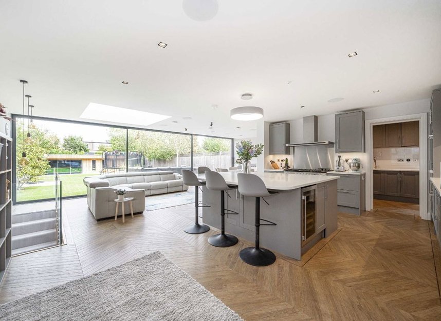 Properties for sale in Carlisle Road - TW12 2UL view3