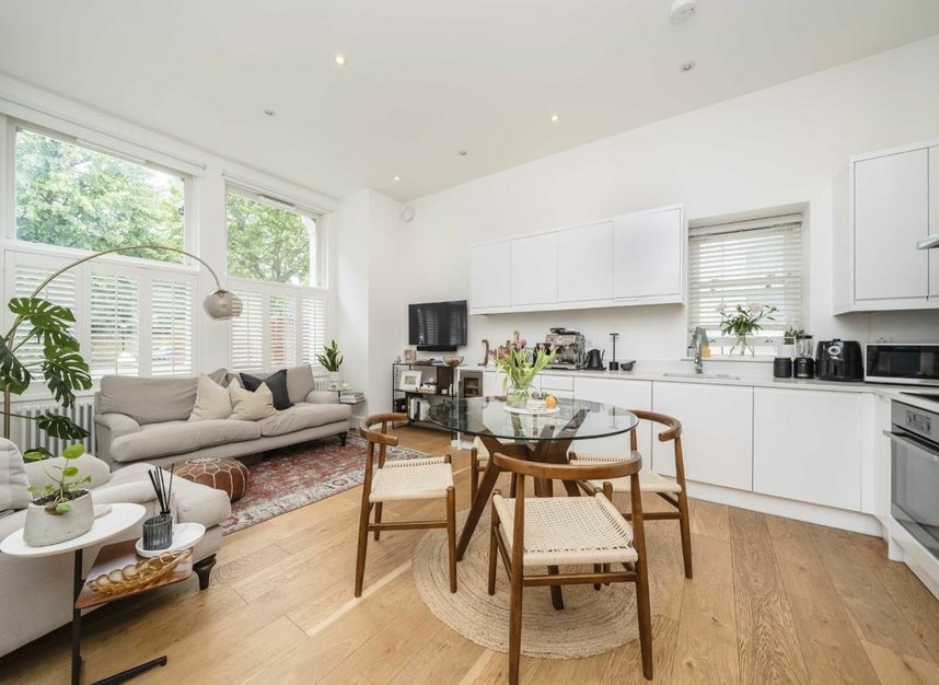 Properties sold in Carlton Road - W5 2AW view2