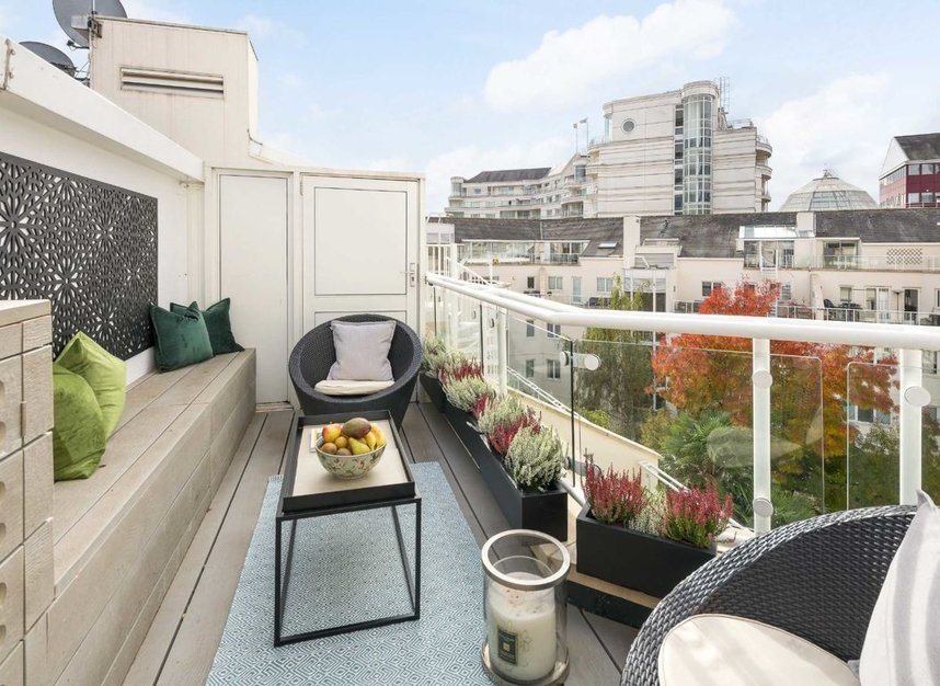 Properties for sale in Carlyle Court - SW10 0UQ view8
