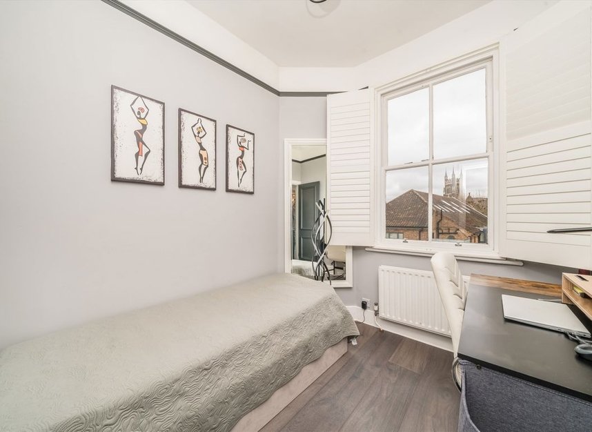 Properties for sale in Carmalt Gardens - SW15 6NE view6