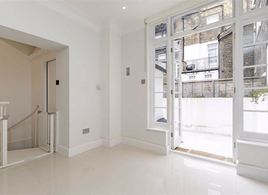 Properties for sale in Catherine Place - SW1E 6DX view10