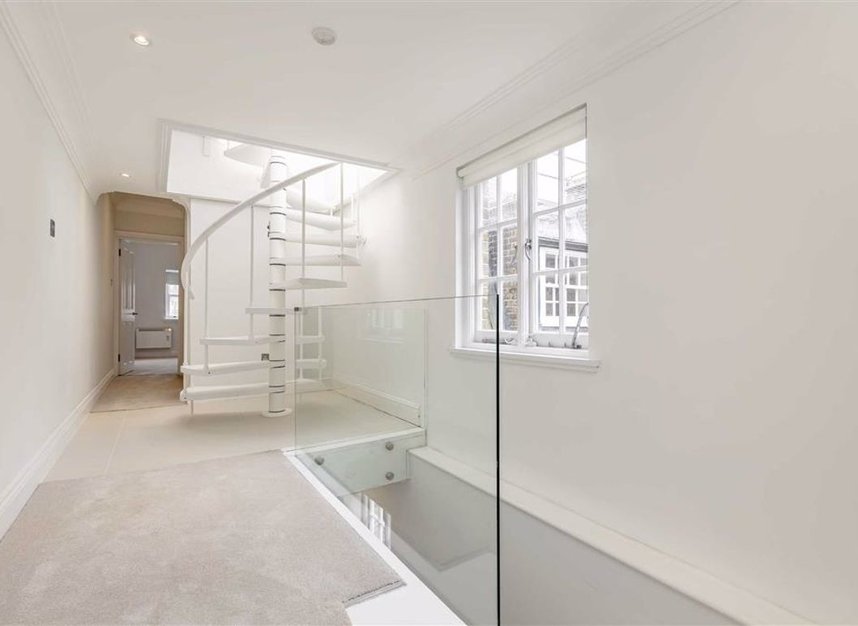 Properties for sale in Catherine Place - SW1E 6DX view8