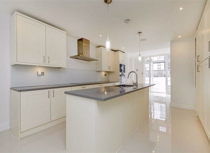 Properties for sale in Catherine Place - SW1E 6DX view3