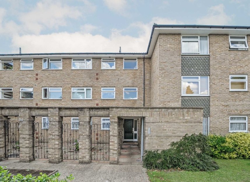 Flat for sale in Catherine Road, Surbiton, KT6 (Ref 206739) Dexters