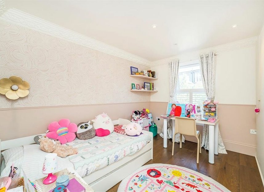 Properties for sale in Cathles Road - SW12 9LE view8