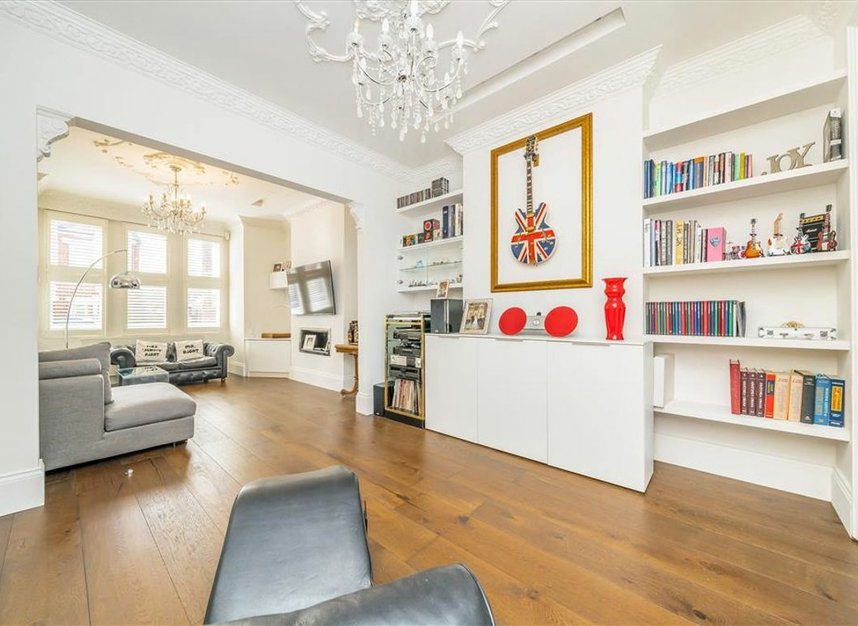 Properties for sale in Cathles Road - SW12 9LE view2