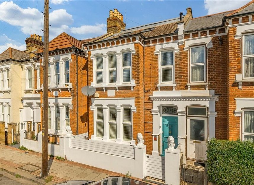 Properties for sale in Cathles Road - SW12 9LE view1