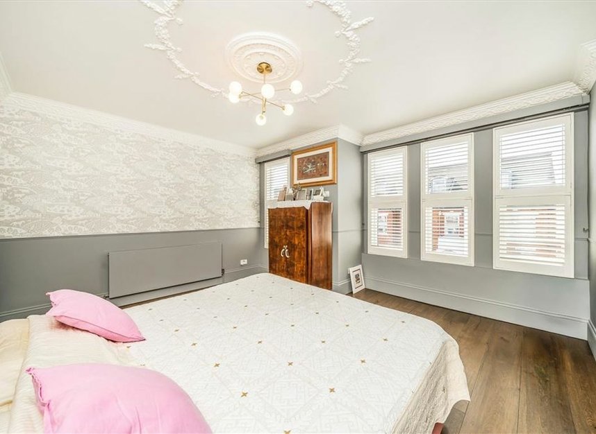 Properties for sale in Cathles Road - SW12 9LE view6