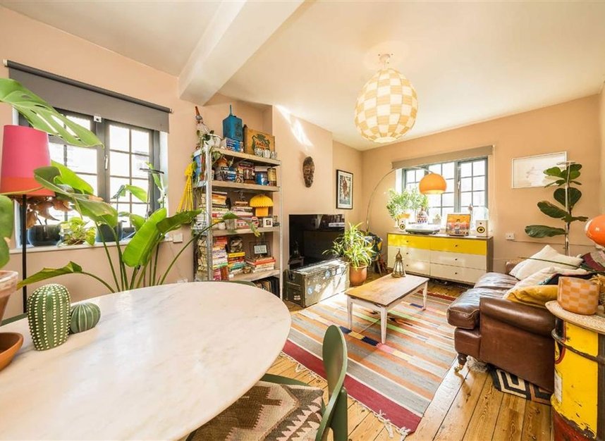 Properties for sale in Cavell Street - E1 2BP view2