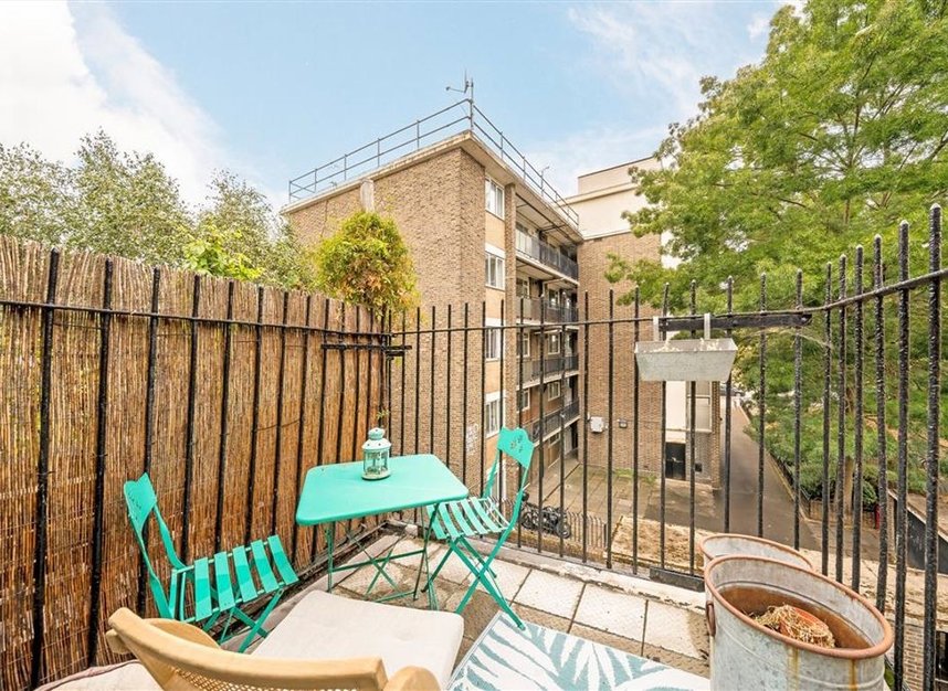 Properties for sale in Cavell Street - E1 2BS view4