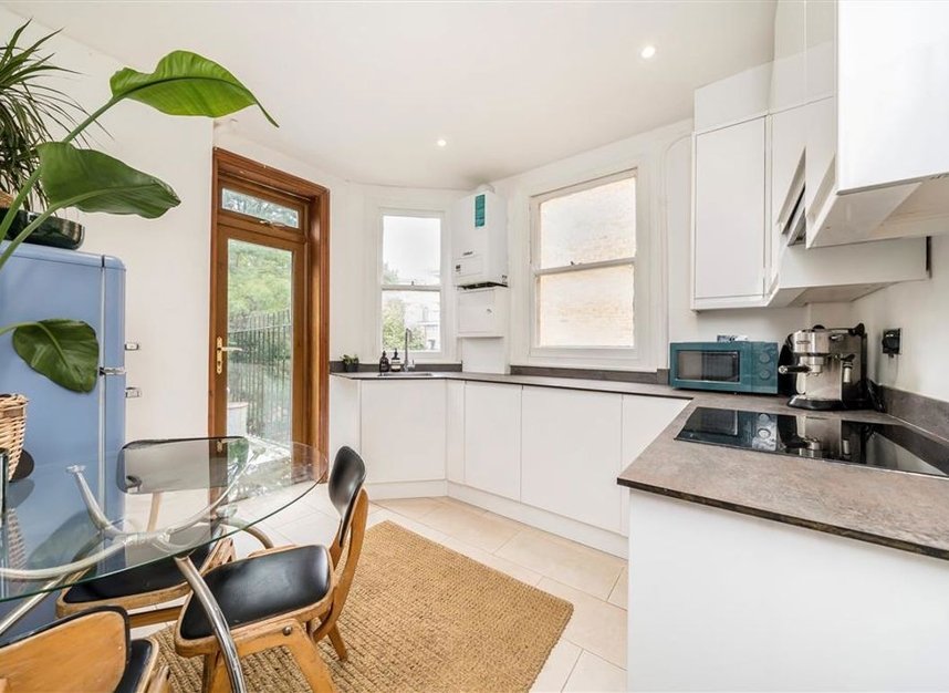 Properties for sale in Cavell Street - E1 2BS view3