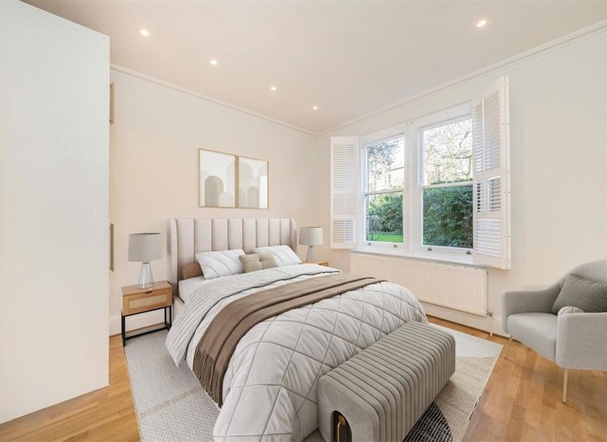 Properties for sale in Cavendish Gardens - SW4 8QW view4