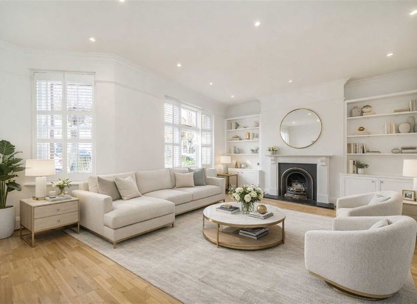 Properties for sale in Cavendish Gardens - SW4 8QW view1