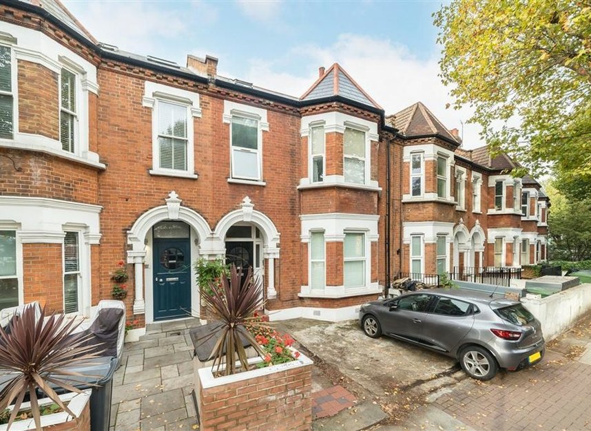 Flat for sale in Cavendish Road, London, SW12 (Ref 261354) | Dexters