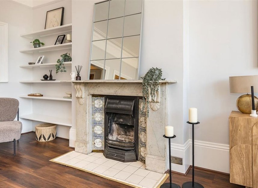 Properties for sale in Cavendish Road - SW12 0BL view3